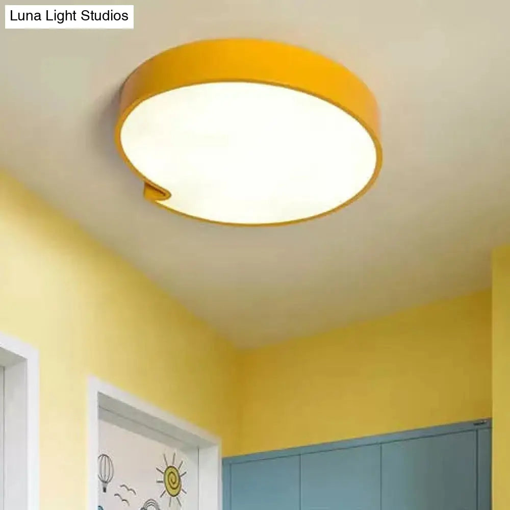 Simple Style Round Flush Mount Ceiling Light For Living Room - Acrylic And Metal Construction