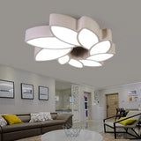 Simplicity Acrylic Floral Ceiling Light - 22.5’/31.5’ Wide Flush Mount Fixture For Living Room