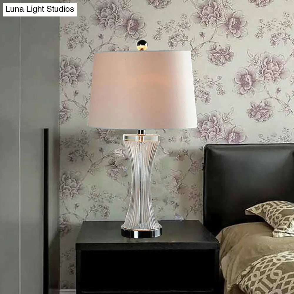 Sleek 1-Head Living Room Table Lamp In Simplicity White/Black With Barrel Fabric Shade