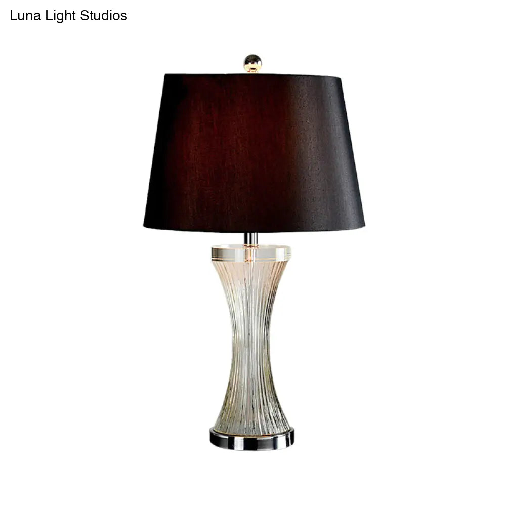 Sleek 1-Head Living Room Table Lamp In Simplicity White/Black With Barrel Fabric Shade