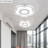 Sleek Led Ceiling Light With Acrylic Shade For Narrow Spaces
