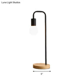 Sleek Metal Desk Lamp: Minimalistic Dormitory Lighting With Plug-In Cord