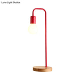 Sleek Metal Desk Lamp: Minimalistic Dormitory Lighting With Plug-In Cord