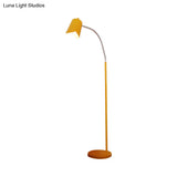 Sleek Nordic Metal Floor Lamp With Gooseneck - Perfect For Office Use