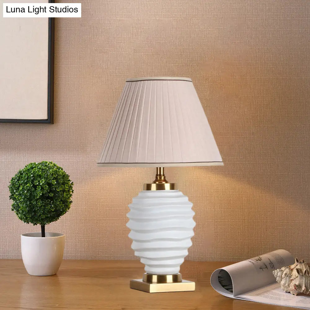 Tiered Vase Night Lamp - Traditional Ceramic 1 Head Bedroom Nightstand Light Black/White With