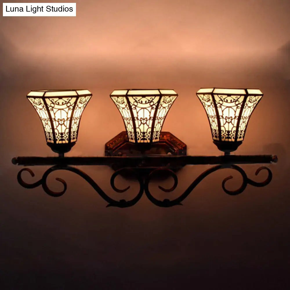 Tiffany Antique Wall Light With Glass Pattern - 3 Lights For Study Room In Beige