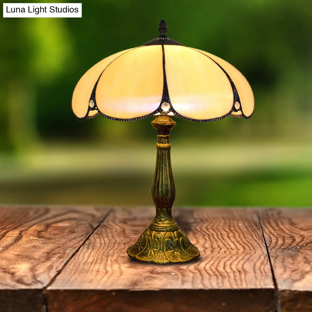 Tiffany Rustic Petal Table Lamp - 1 Light Beige Glass Indoor Bedside Lighting