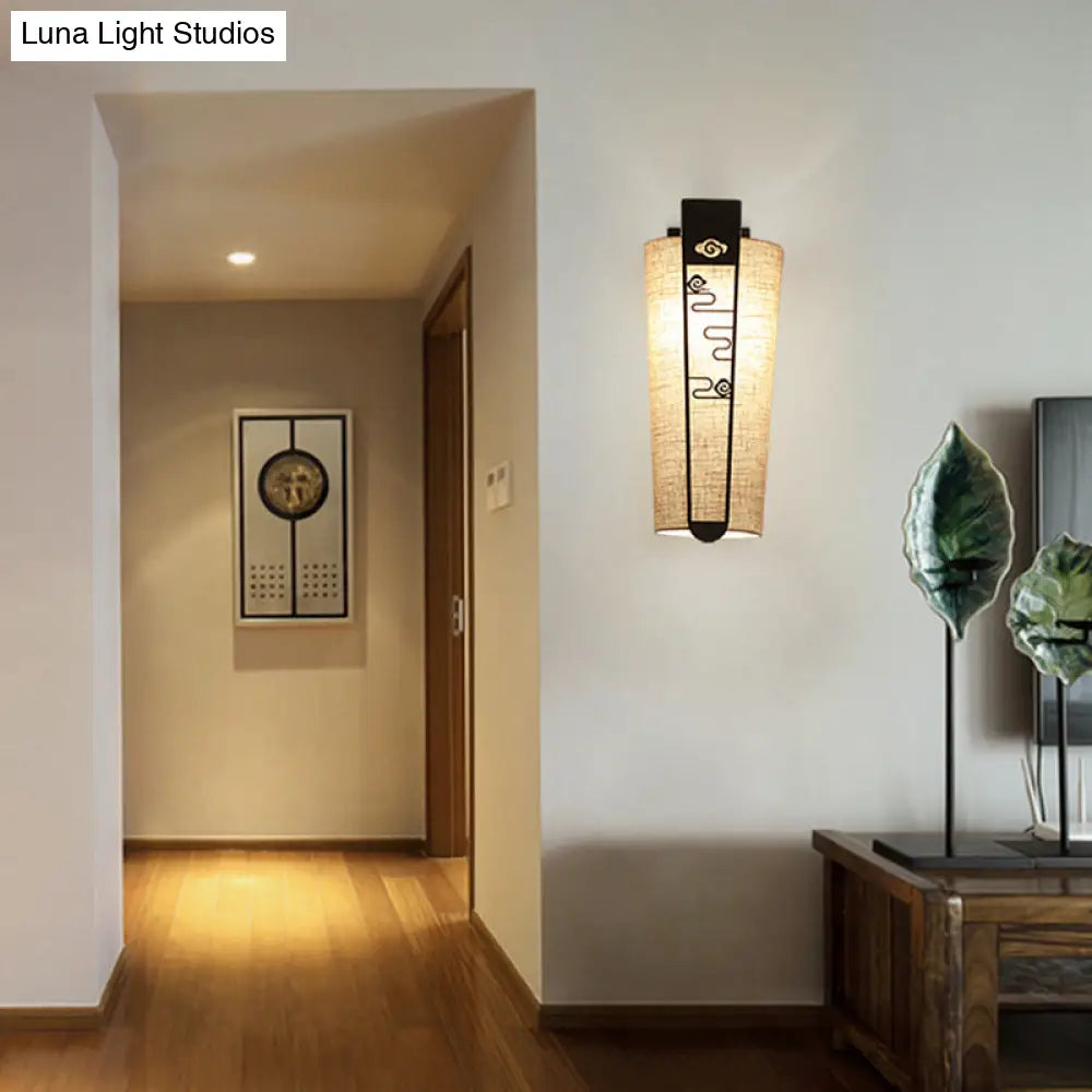 Traditional 1-Light Wall Sconce In Black With Cylinder Shade