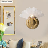 Traditional Gold Ginkgo Sconce Light - Elegant Metal Wall Lighting Fixture For Dining Room (1/3
