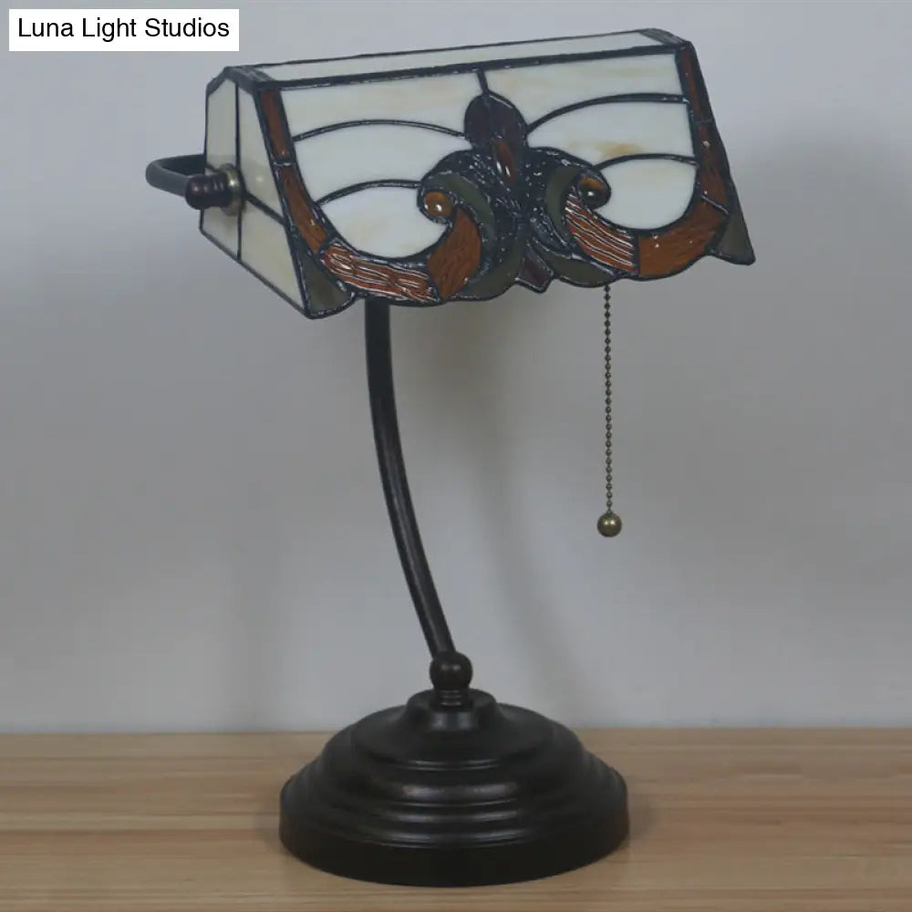 Victorian Stained Art Glass Table Lamp With Pull Chain