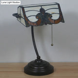 Victorian Stained Art Glass Table Lamp With Pull Chain