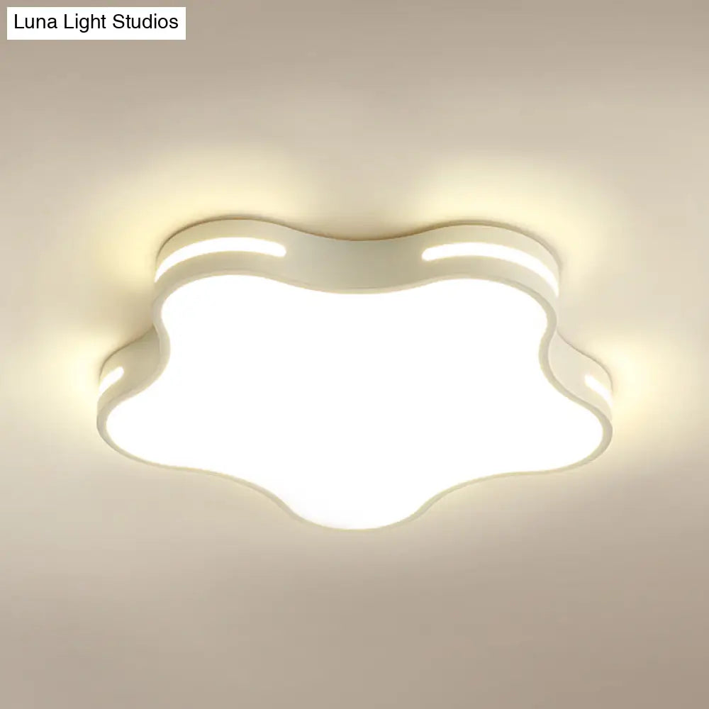 White Acrylic Led Ceiling Flushmount - Minimalist Star Design 19.5’ Wide