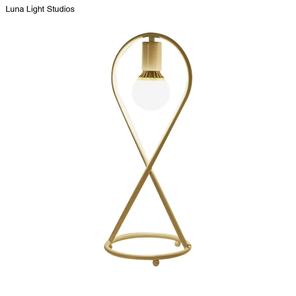 White Simple Style Metal Desk Lamp For Girls Bedroom With 1 Light