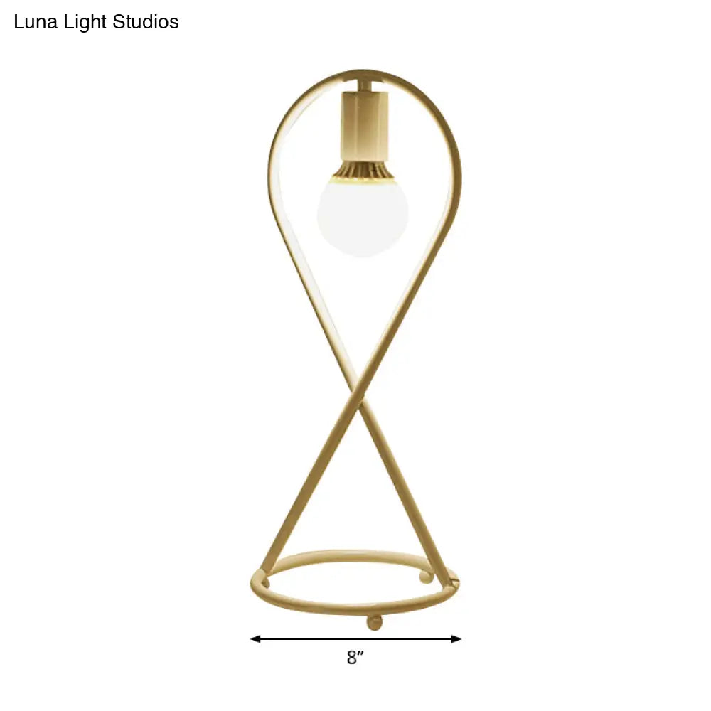 White Simple Style Metal Desk Lamp For Girls Bedroom With 1 Light